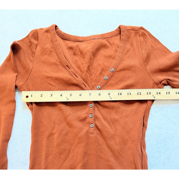 Banana Republic Ribbed Bodysuit V-neck Henley Bundle long sleeve tops in Orange - Picture 5 of 6